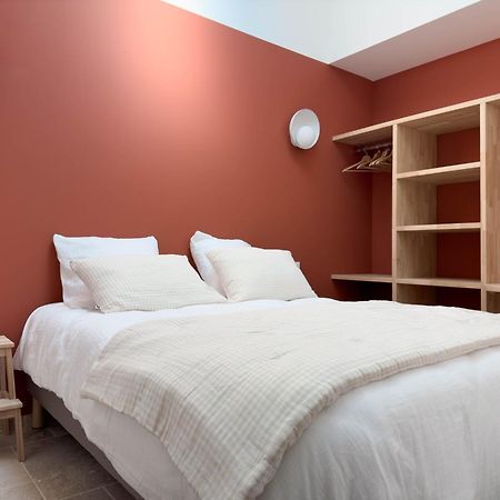 Les Suites Du 13 Aigues-Mortes Exterior photo